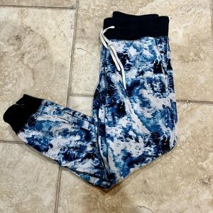 Lululemon athletica joggers size 6